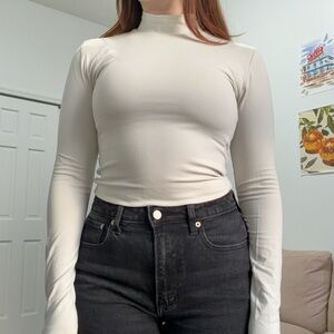 Aritzia Babaton Cream Long Sleeve Top